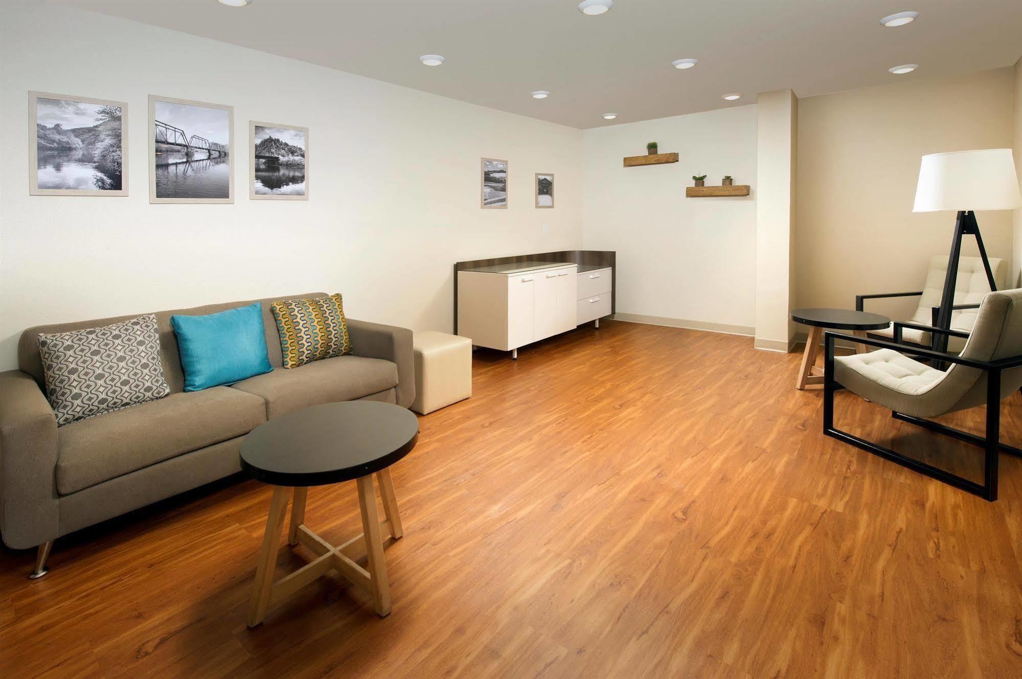 Woodspring Suites Allentown Exteriér fotografie